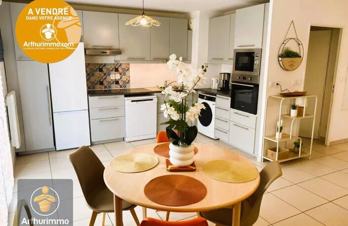 T3 66 M² LE LAVANDOU — photo 3