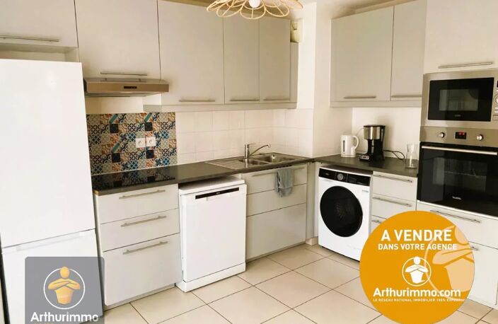 T3 66 M² LE LAVANDOU — photo 4