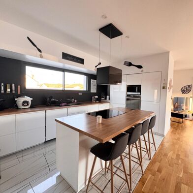 Maison 7 pièces 369600 €