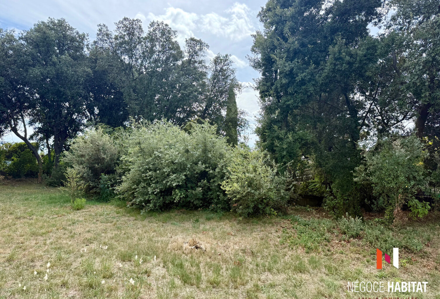 Terrain constructible de 800 m2 viabilisé — photo 1