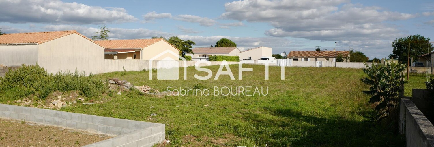 Terrain  889 m² à vendre à Sainte-Ouenne (79220)