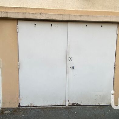 Garage  22000 €