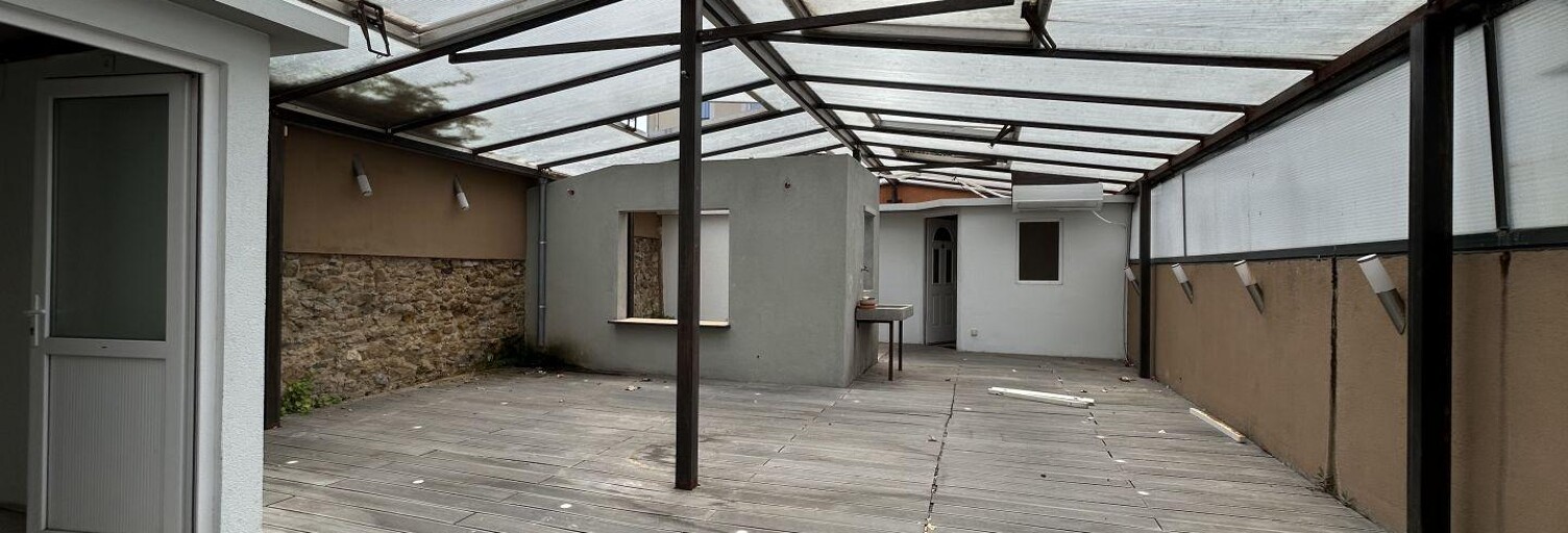 Commerce  145 m² à vendre à Six-Fours-les-Plages (83140)