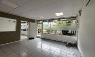 Commerce  90 m² à louer à Baie-Mahault (97122)