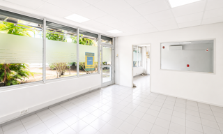 Commerce  90 m² à louer à Baie-Mahault (97122)