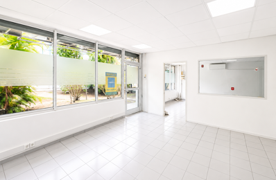 LOCAL COMMERCIAL 90M2 JARRY — photo du bien