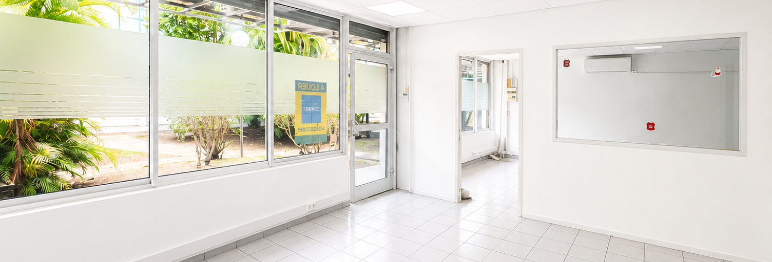 Commerce  90 m² à louer à Baie-Mahault (97122)