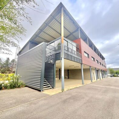 Commerce  2818000 €