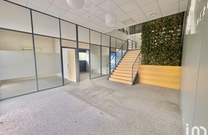 Vente Murs commerciaux 941 m&sup2; — photo 2