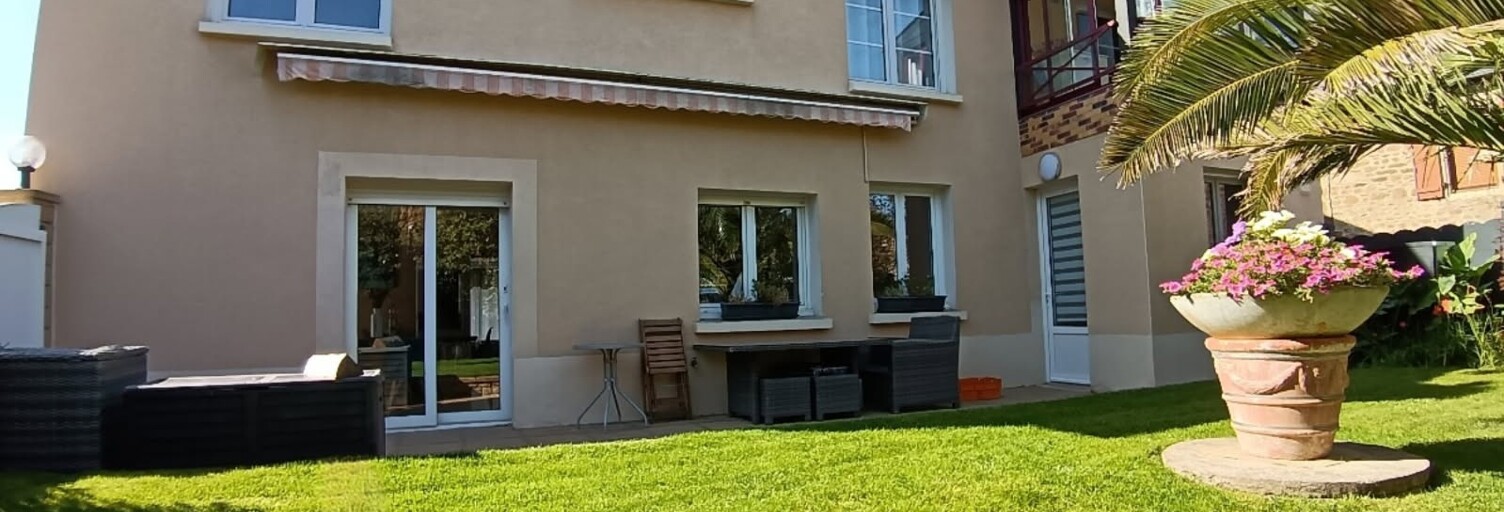 Maison 8 Pièces 182 m² à vendre à Plouasne (22830)