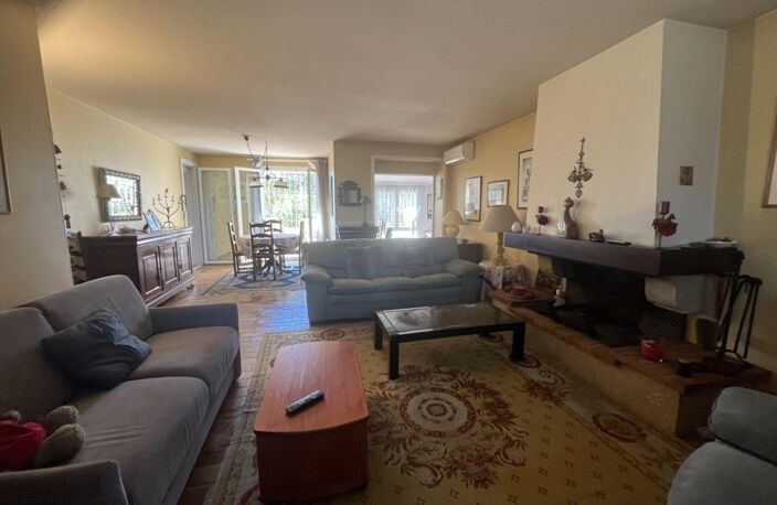 Villa de 5 pièces principales — photo 2
