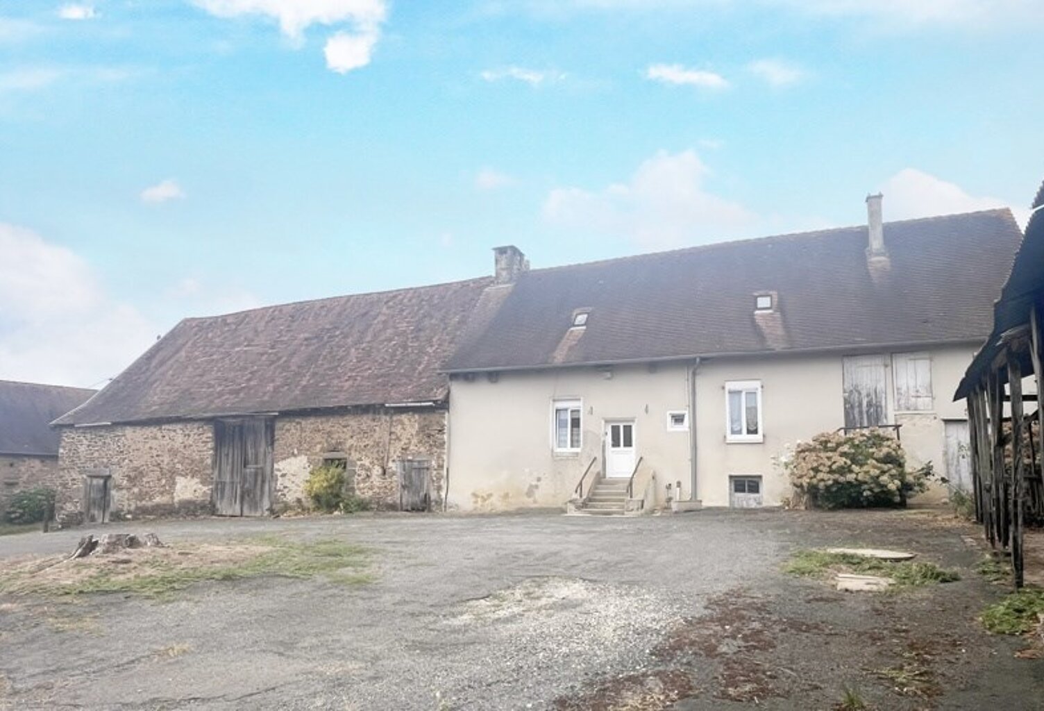 Ferme (tte) de 5 pièces principales — photo 1