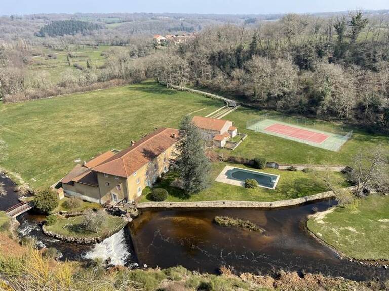 Domaine de 16 pièces principales — photo 1