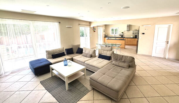 Villa / Maison 7 pièces  à vendre Cuers 83390