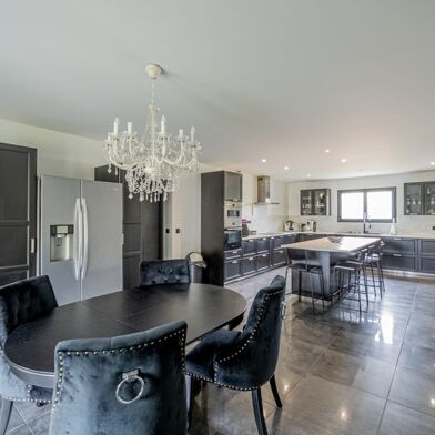 Maison 7 pièces 499900 €