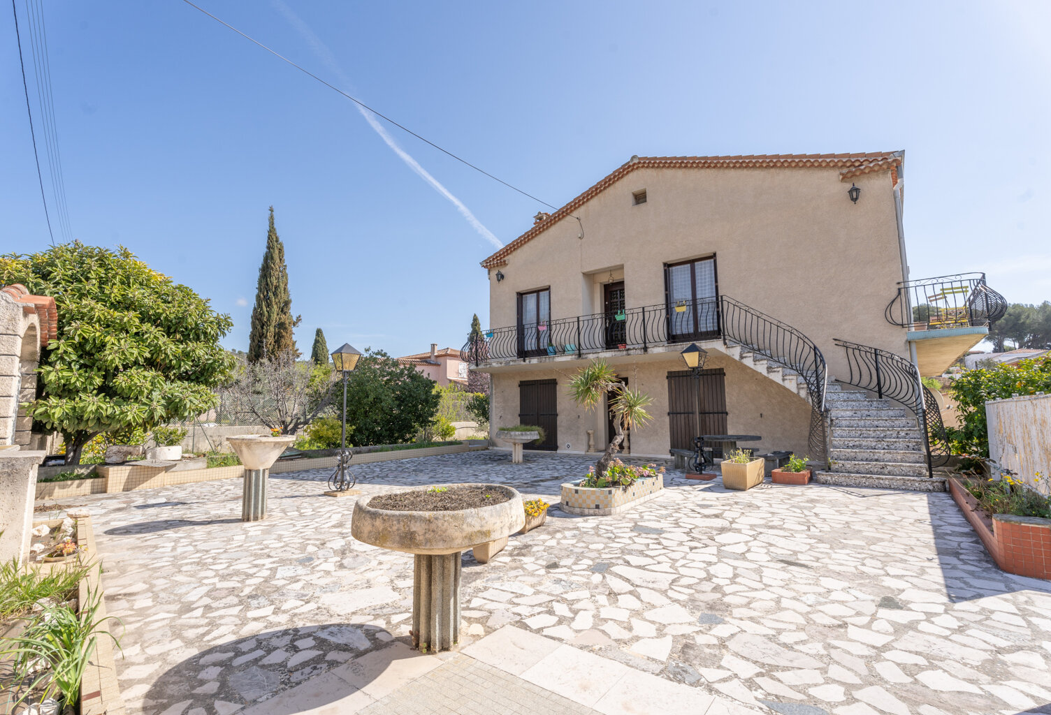 CHAMBRE A LOUER DANS UNE BELLE MAISON AVEC EXTERIEUR ET STAT — photo 1