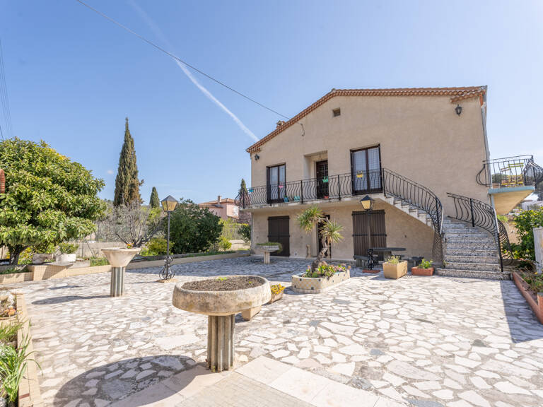 CHAMBRE A LOUER DANS UNE BELLE MAISON AVEC EXTERIEUR ET STAT — photo 1
