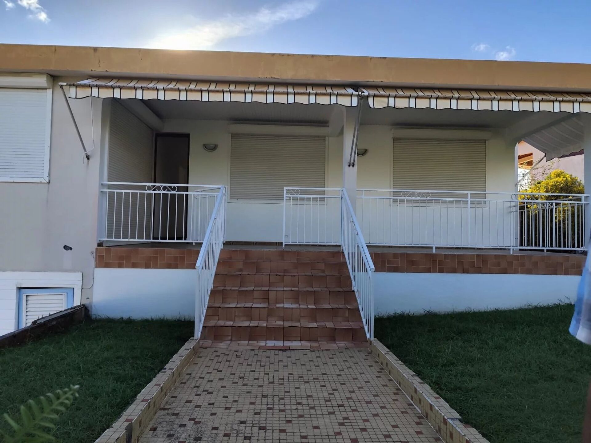 Maison 8 pièces 186 m² · à Le Lamentin · 186 m² · 450 000 €