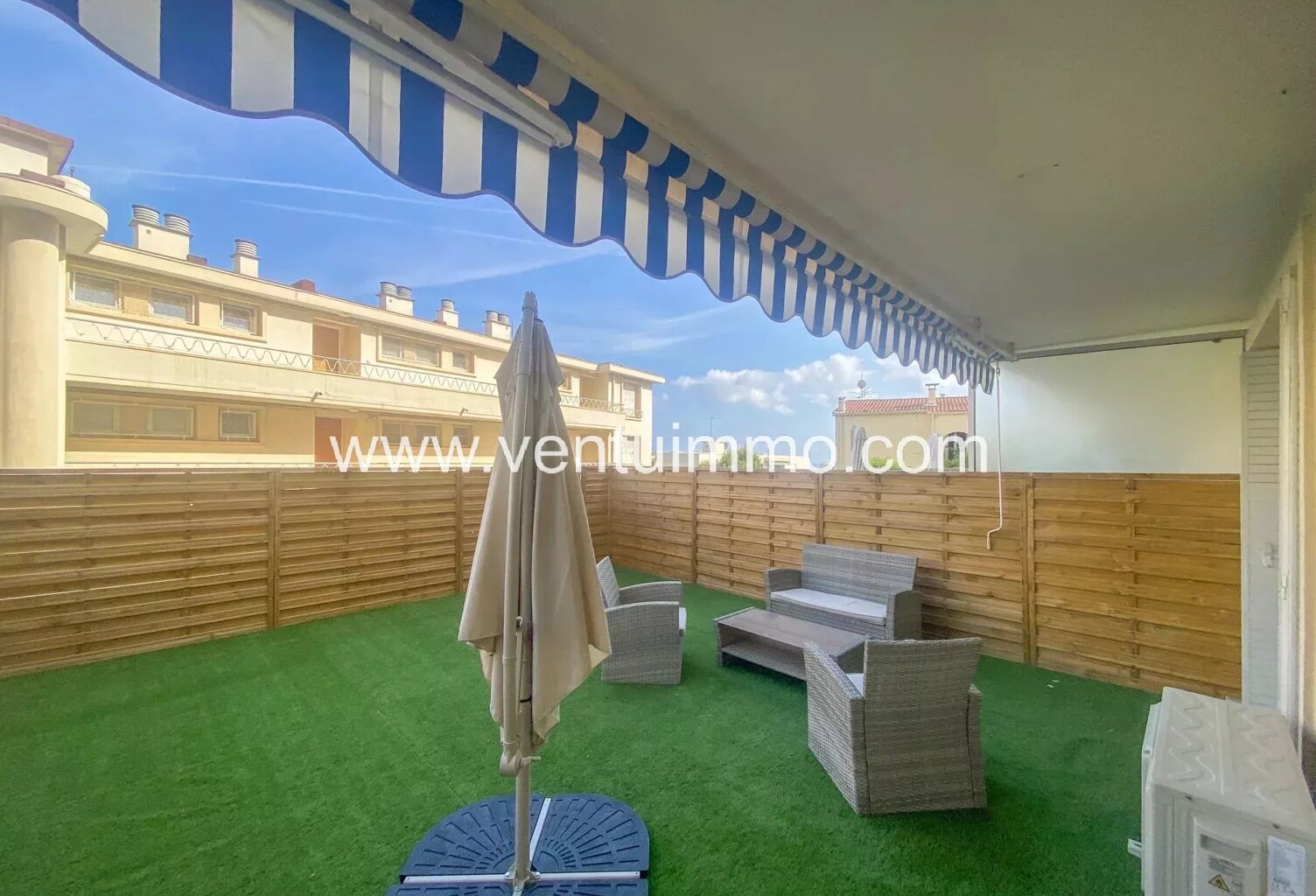 BAISSE DE PRIX : CANNES 2 PIECES VASTE TERRASSE CAVE — photo 1