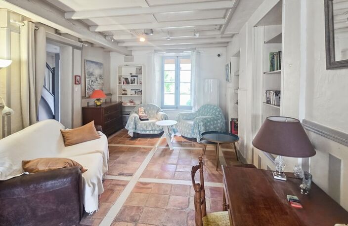 Maison de caractère à vendre 4 pièces VARAIZE (17) AVEC DEPENDANCES, GRANGES — photo 2