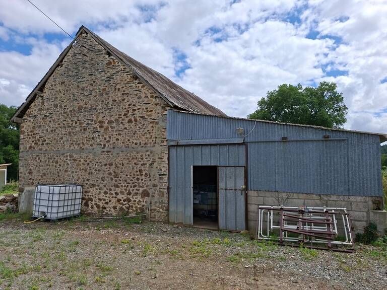 Grange , maisonnette, en pierre, brute à rénover, sur terrain de 10 000 m2 avec étang et Mobil Home. Proche Villaines la Juhel, Pré en Pail , Mayenne — photo 1