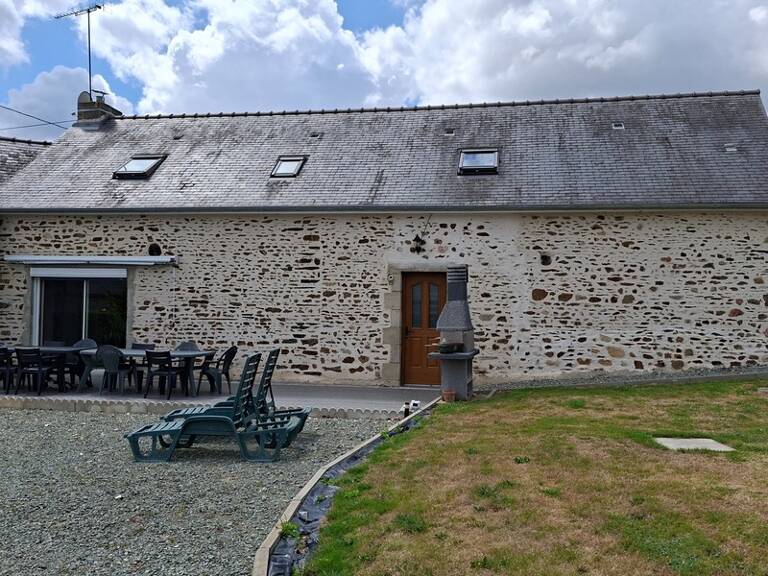 Longère rénovée en 6 pièces,128m2 plancher, double garage,au calme, impasse, au milieu des champs, proche Villaines la Juhel et Pré-en-Pail — photo 1