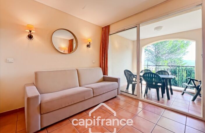 PONT ROYAL EN PROVENCE APPARTEMENT DE  27 M2 VUE LUBERON UNE CHAMBRE MEUBLE EQUIPE — photo 5