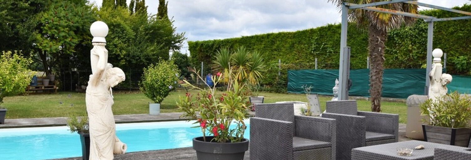 Maison 5 Pièces 124 m² à vendre à Forges (17290)