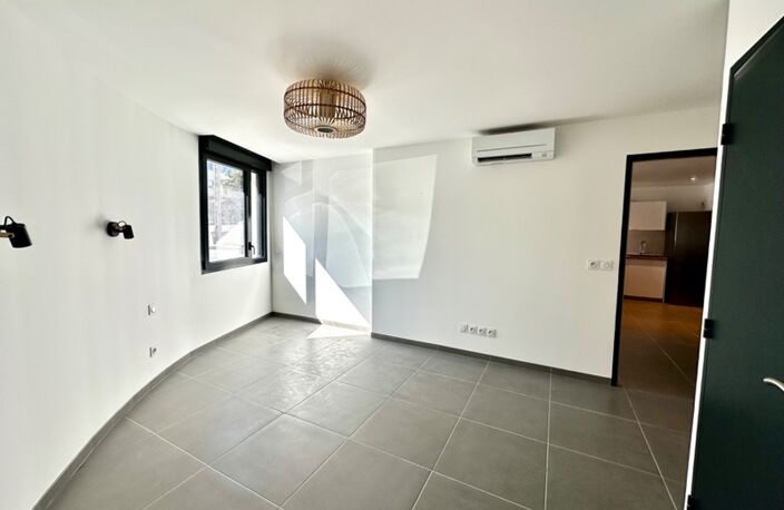 T4 rénové de 90m2 – Terrasse sur le toit de 25m2 – Possibilité activité professionnelle – Saint-Barnabé — photo 4
