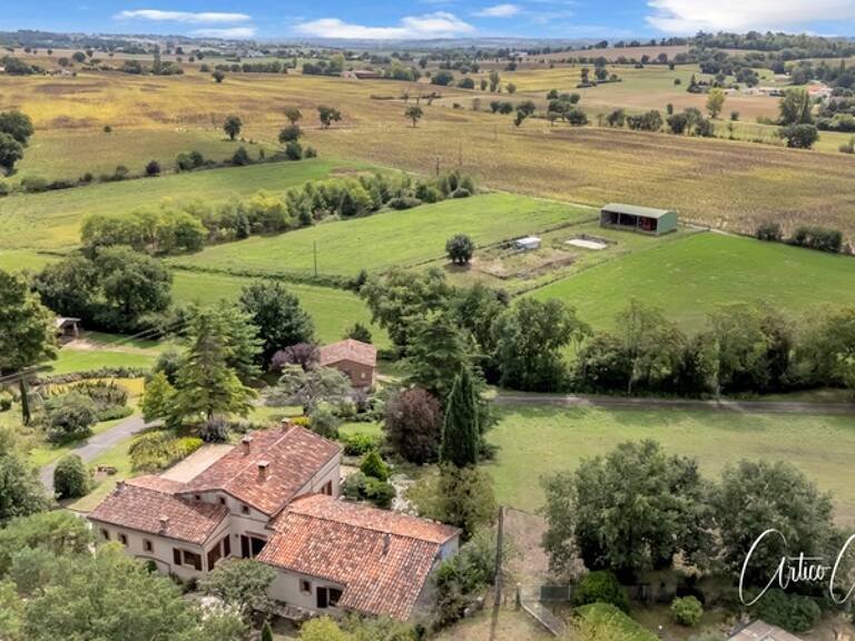maison de caractère de 283 m² avec dépendances et fort potentiel sur plus de 9 000 m² de terrain — photo 1