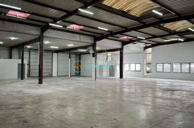 Local industriel  9570 €