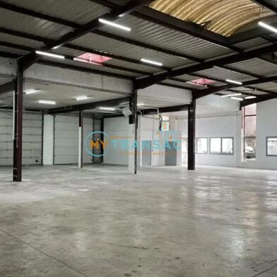 Local industriel  9570 €