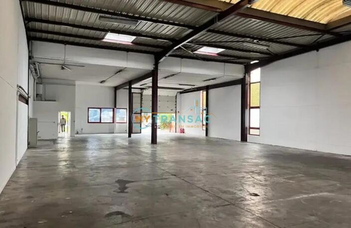 Blanc-Mesnil :  A LOUER un local d'activité de 1 044m² divisible à partir de 475m² — photo 2