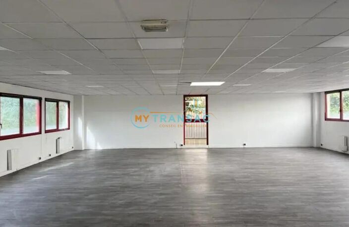 Blanc-Mesnil :  A LOUER un local d'activité de 1 044m² divisible à partir de 475m² — photo 5