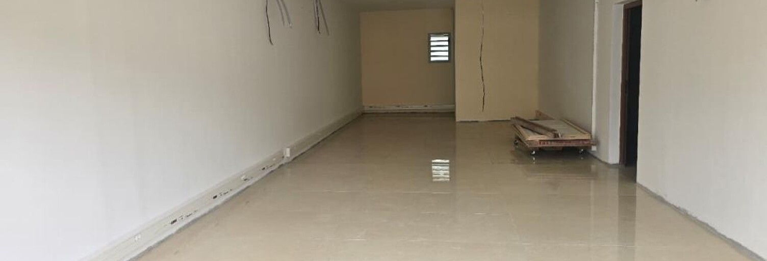 Commerce  144 m² à louer à L'Étang-Salé (97427)