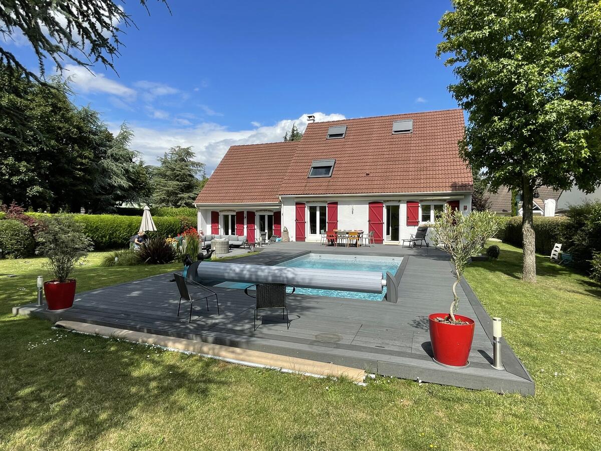 Villa / Maison  T9 à vendre Vauréal 95490