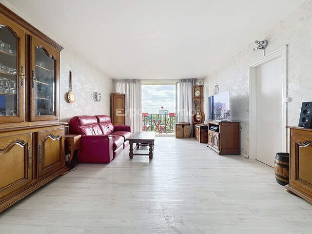 APPARTEMENT - T4 - 2 CHAMBRES - PLACE COLBERT - MONT SAINT AIGNAN — photo du bien