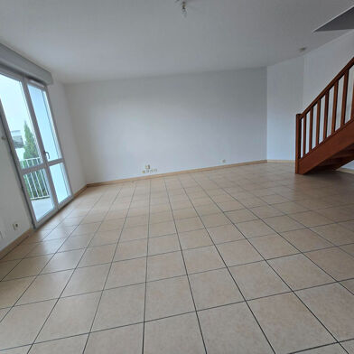 Appartement 4 pièces 825 €