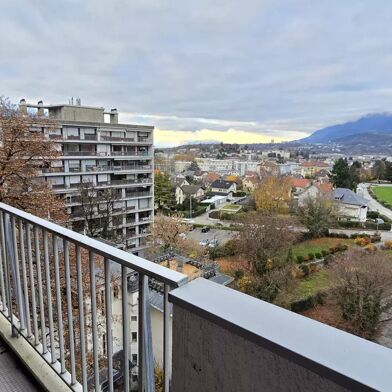 Appartement 3 pièces 1050 €