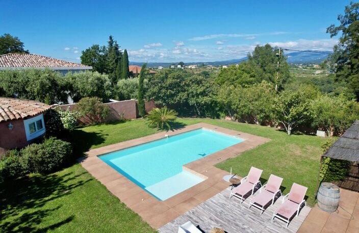 VILLA - 7 PIÈCES - PISCINE - TERRAIN - DÉPENDANCE — photo 4