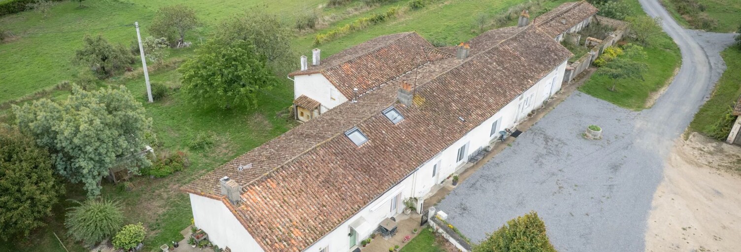 Maison 10 Pièces 300 m² à vendre à Coulombiers (86600)