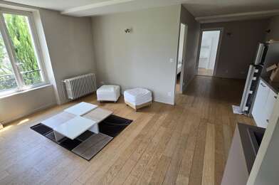 Appartement 4 pièces 880 €
