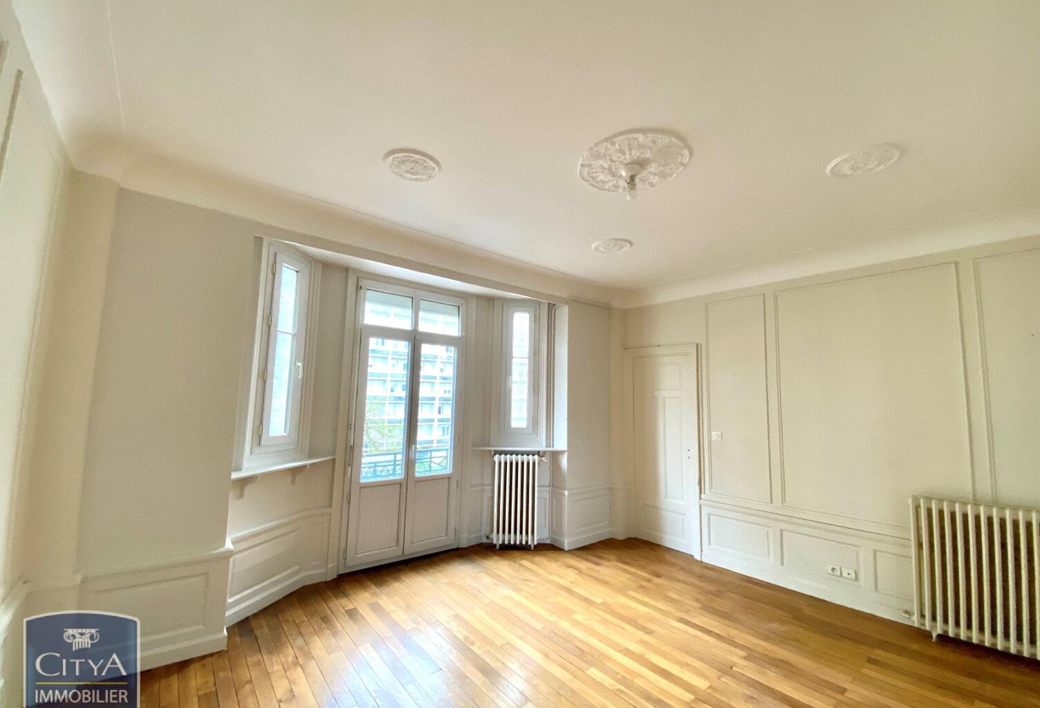 Location appartement 3 pièces 77 m² à Tours (37000) — photo 1