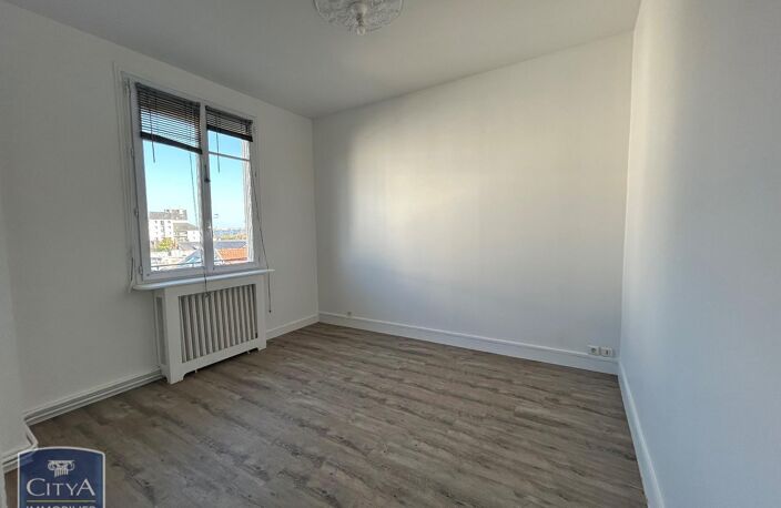 Location appartement 3 pièces 77 m² à Tours (37000) — photo 3