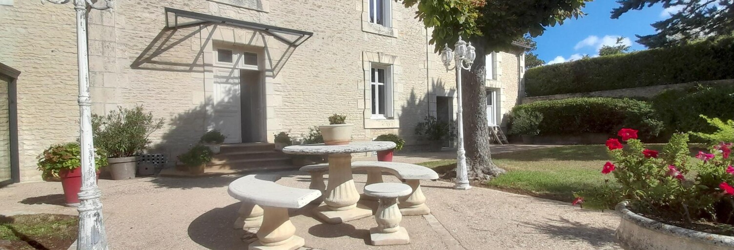 Maison 10 Pièces 276 m² à vendre à Saint-Martin-la-Pallu (86380)