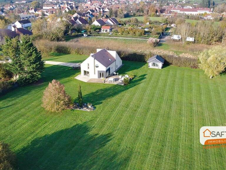 Maison contemporaine sur un terrain de 8186 m2 — photo 1