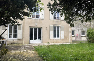 À Châteaudun, Entre le centre-ville et la gare — photo du bien