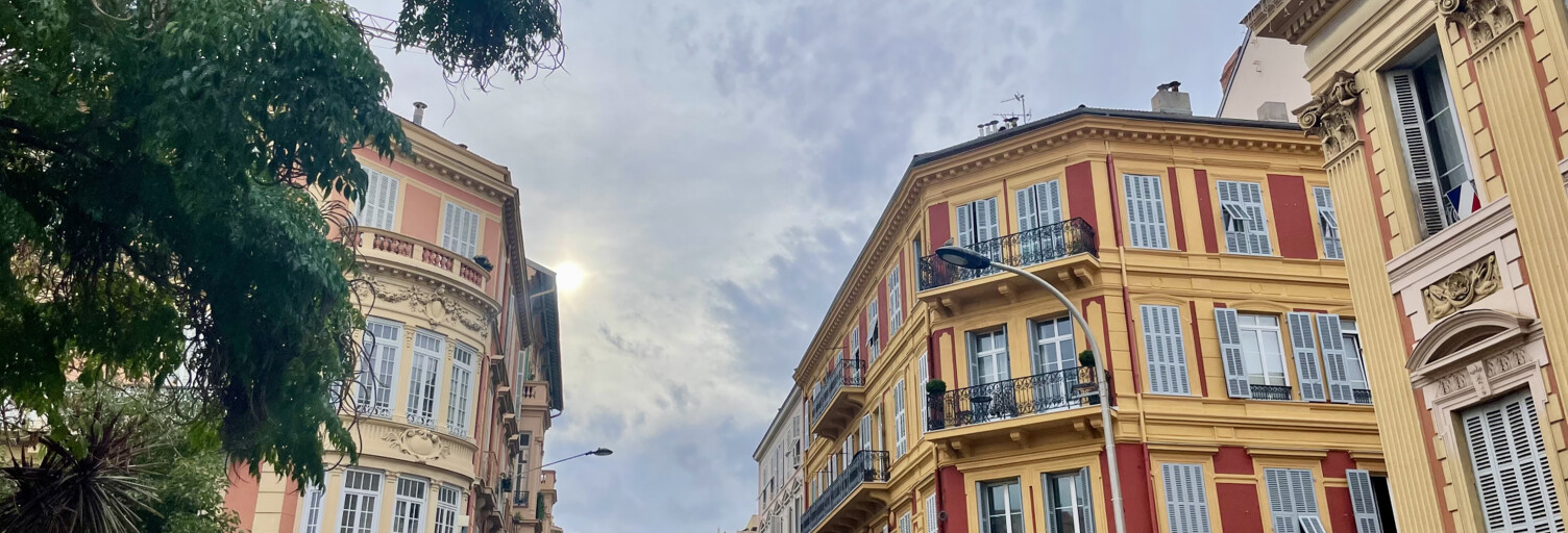 Commerce  92 m² à vendre à Menton (06500)