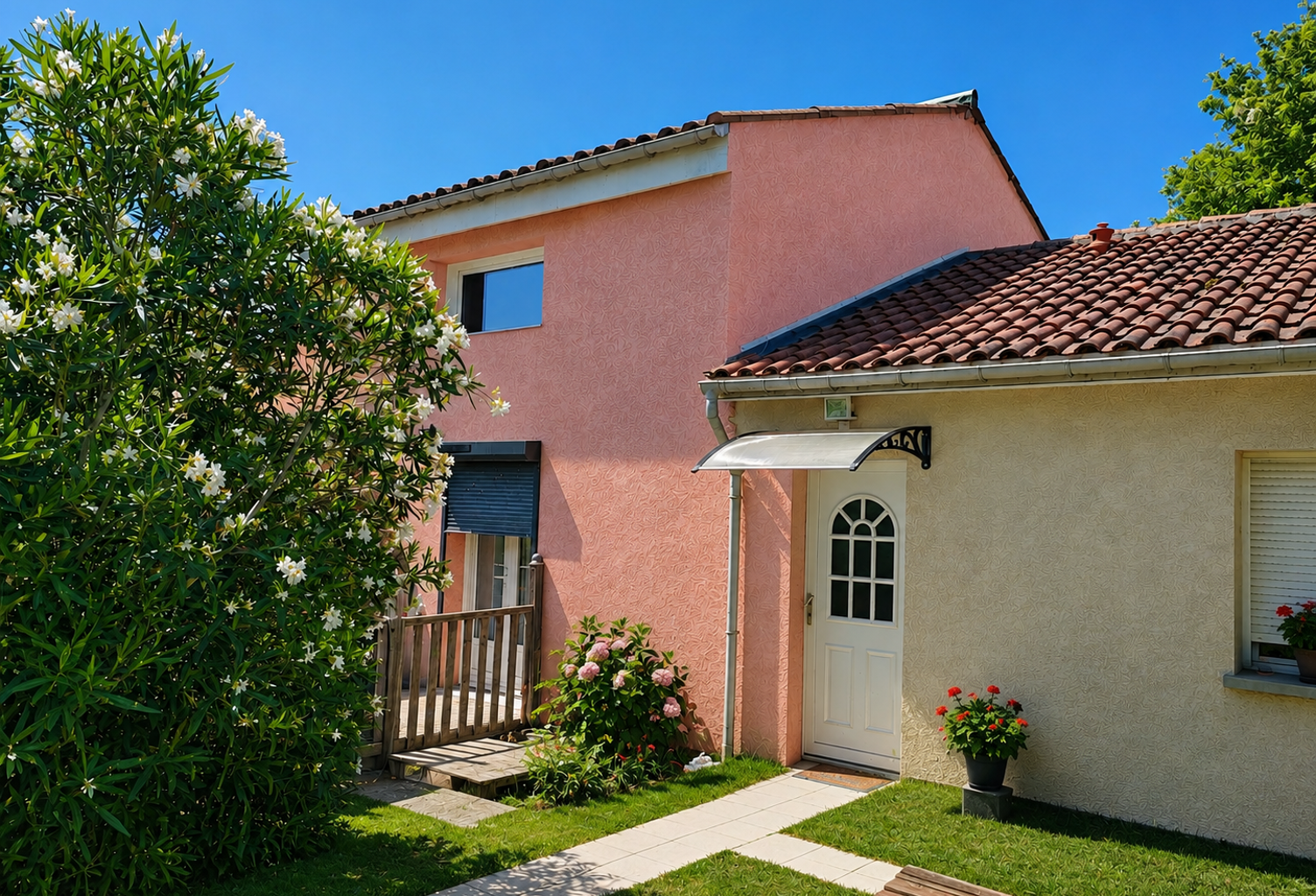 Maison familiale de 240 m2 sur parc arboré de 3 700 m2   Pro — photo 1