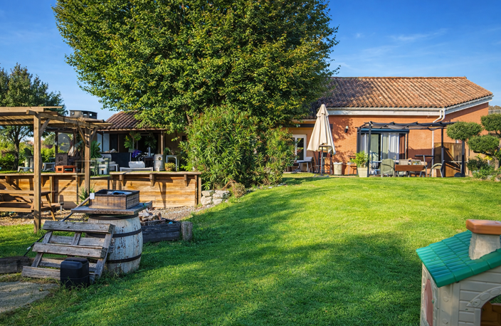 Maison familiale de 240 m2 sur parc arboré de 3 700 m2   Pro — photo 2